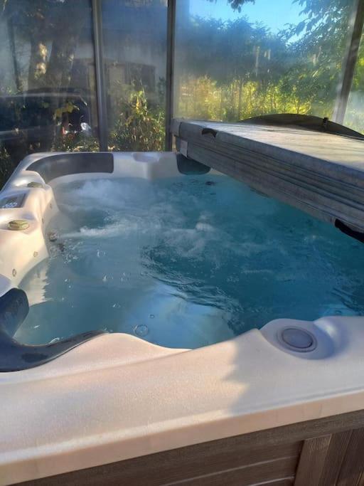 Bas De Villa, 2 Terrasses, Piscine, Spa, Sauna... Neffes ภายนอก รูปภาพ
