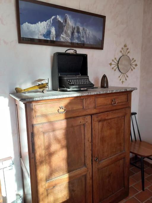Bas De Villa, 2 Terrasses, Piscine, Spa, Sauna... Neffes ภายนอก รูปภาพ